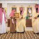 أمير منطقة القصيم يكرم المواطن باجح الحربي
